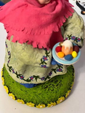 В Иванове соцработник делает из ваты кукол и дарит их детям